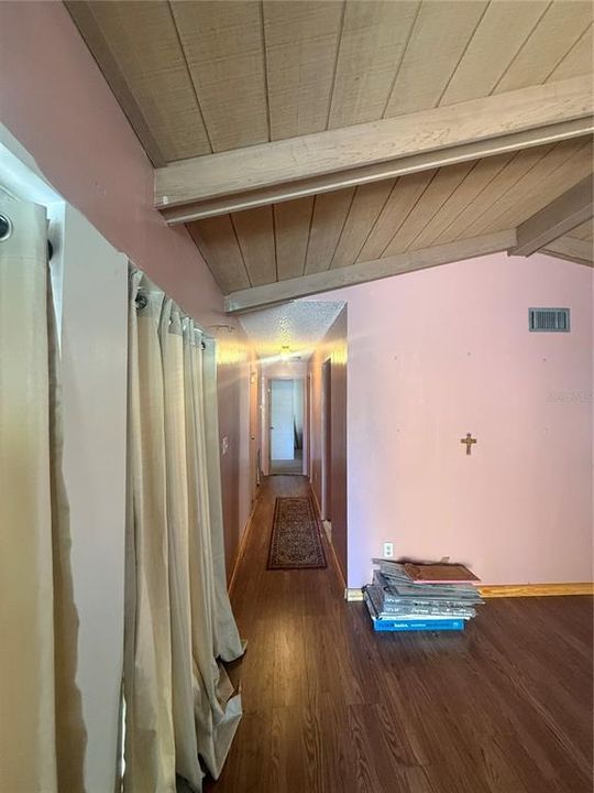 For Sale: $189,900 (2 beds, 2 baths, 1528 Square Feet)