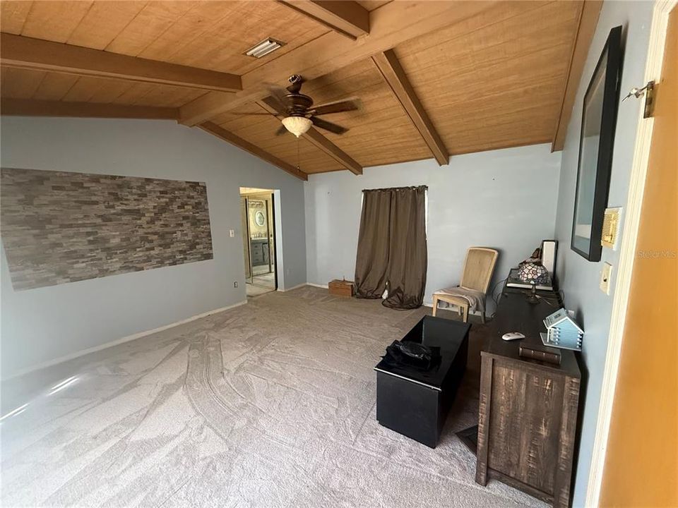 For Sale: $189,900 (2 beds, 2 baths, 1528 Square Feet)