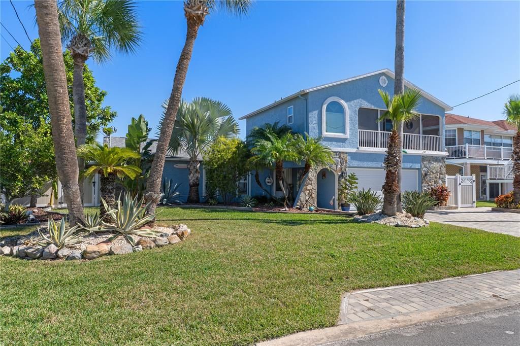 For Sale: $659,900 (3 beds, 2 baths, 1845 Square Feet)