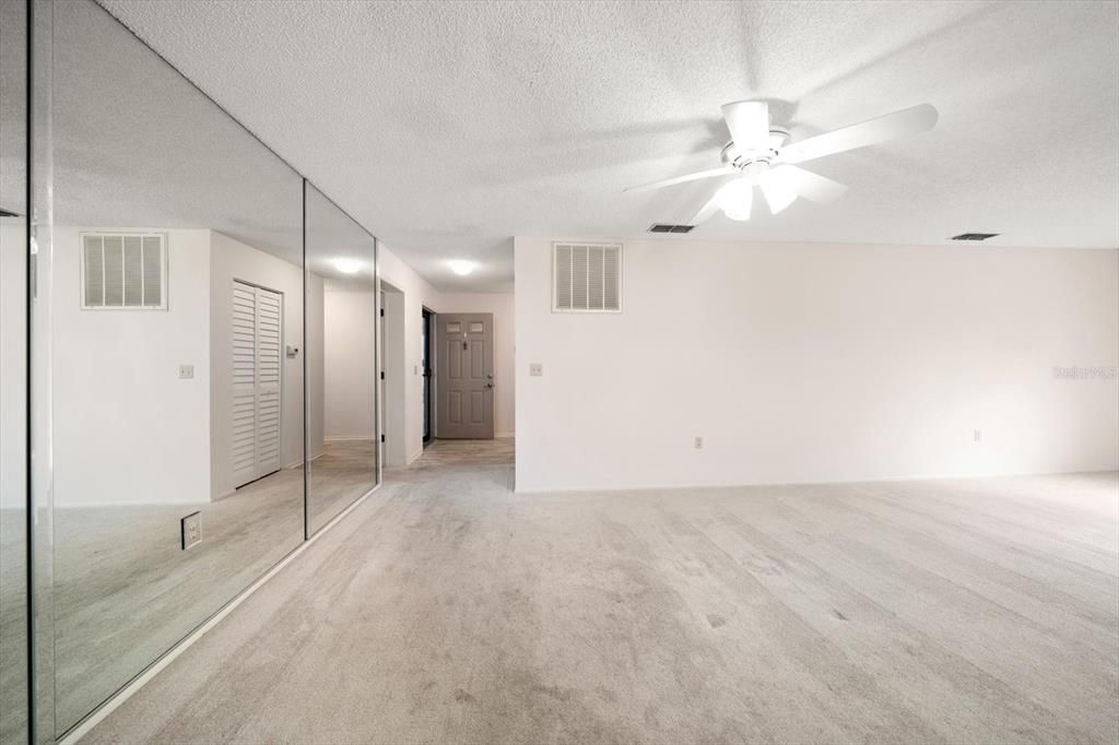 出租: $2,100 (2 贝兹, 2 浴室, 1345 平方英尺)