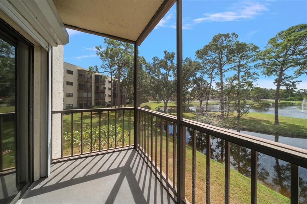 出租: $2,100 (2 贝兹, 2 浴室, 1345 平方英尺)