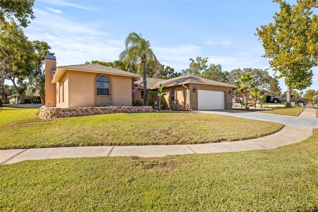 For Sale: $429,000 (3 beds, 3 baths, 2507 Square Feet)