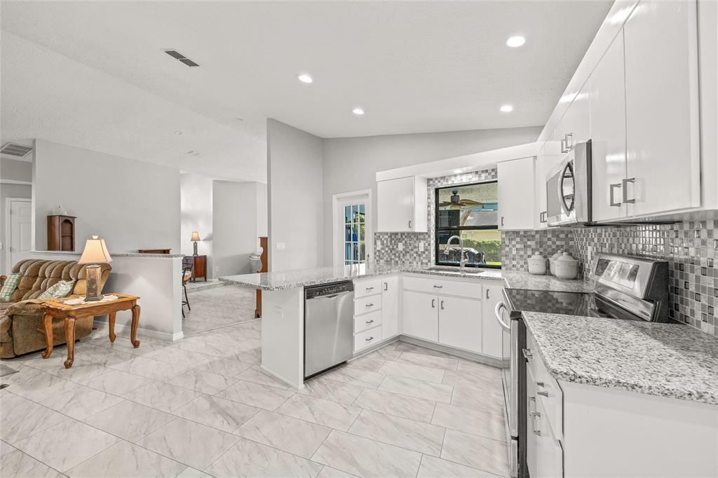 For Sale: $429,000 (3 beds, 3 baths, 2507 Square Feet)