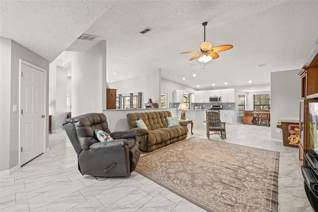 For Sale: $429,000 (3 beds, 3 baths, 2507 Square Feet)