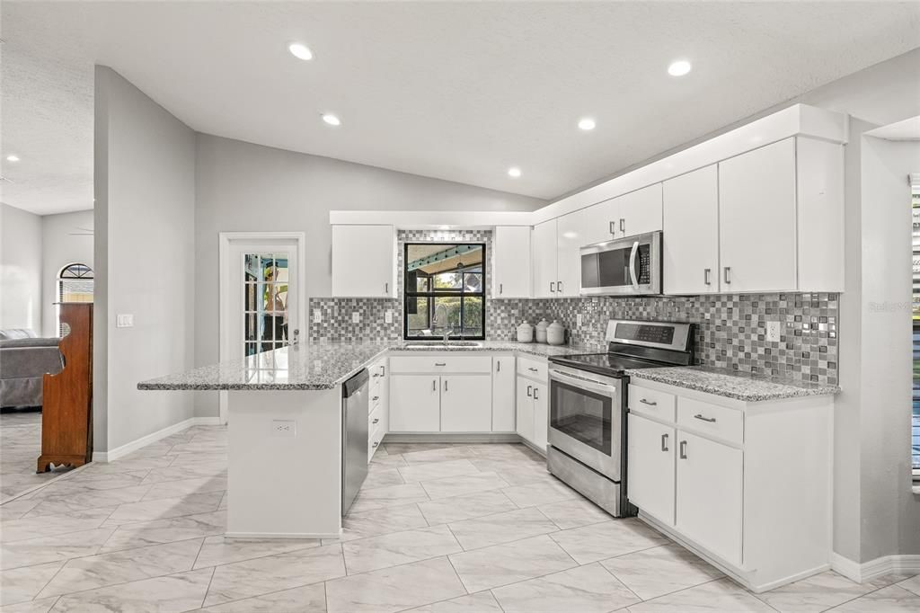 For Sale: $429,000 (3 beds, 3 baths, 2507 Square Feet)