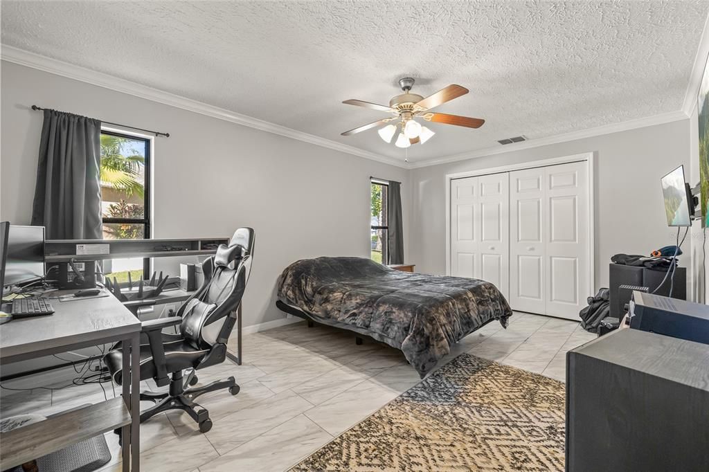 For Sale: $429,000 (3 beds, 3 baths, 2507 Square Feet)