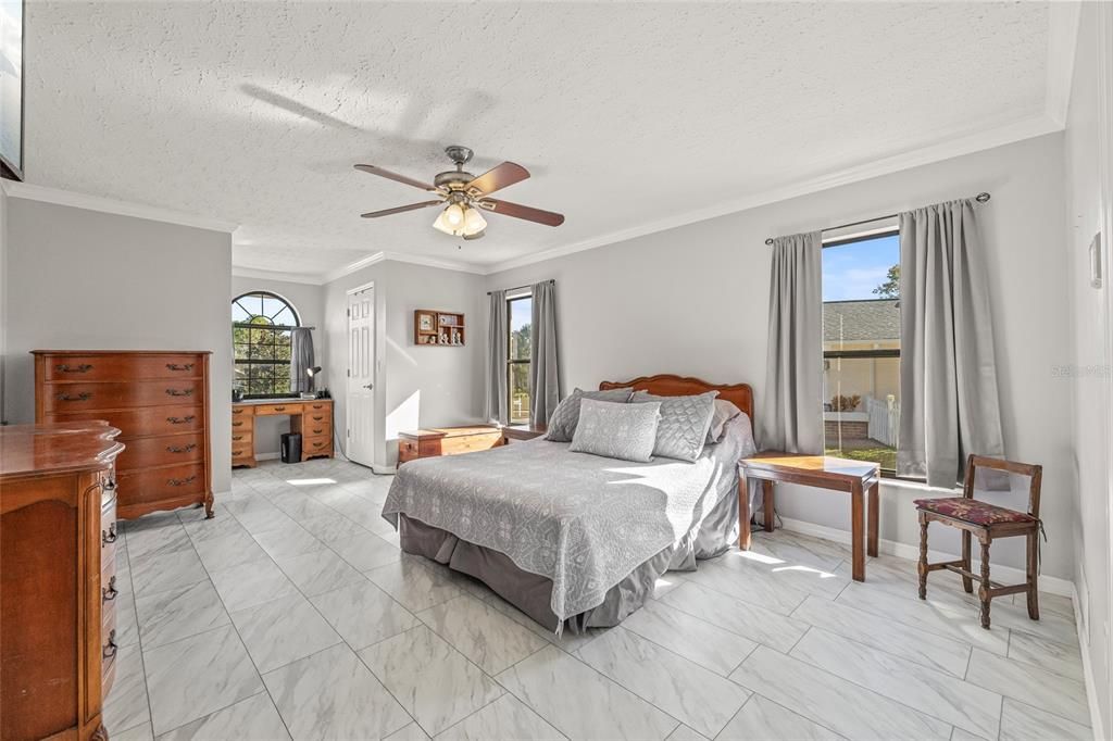 For Sale: $429,000 (3 beds, 3 baths, 2507 Square Feet)