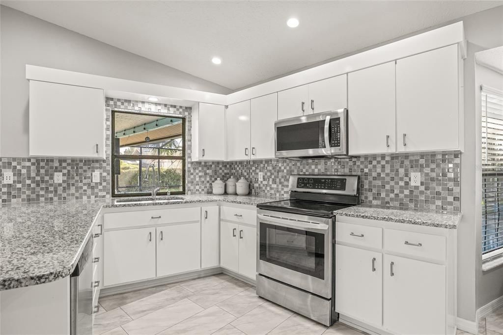 For Sale: $429,000 (3 beds, 3 baths, 2507 Square Feet)