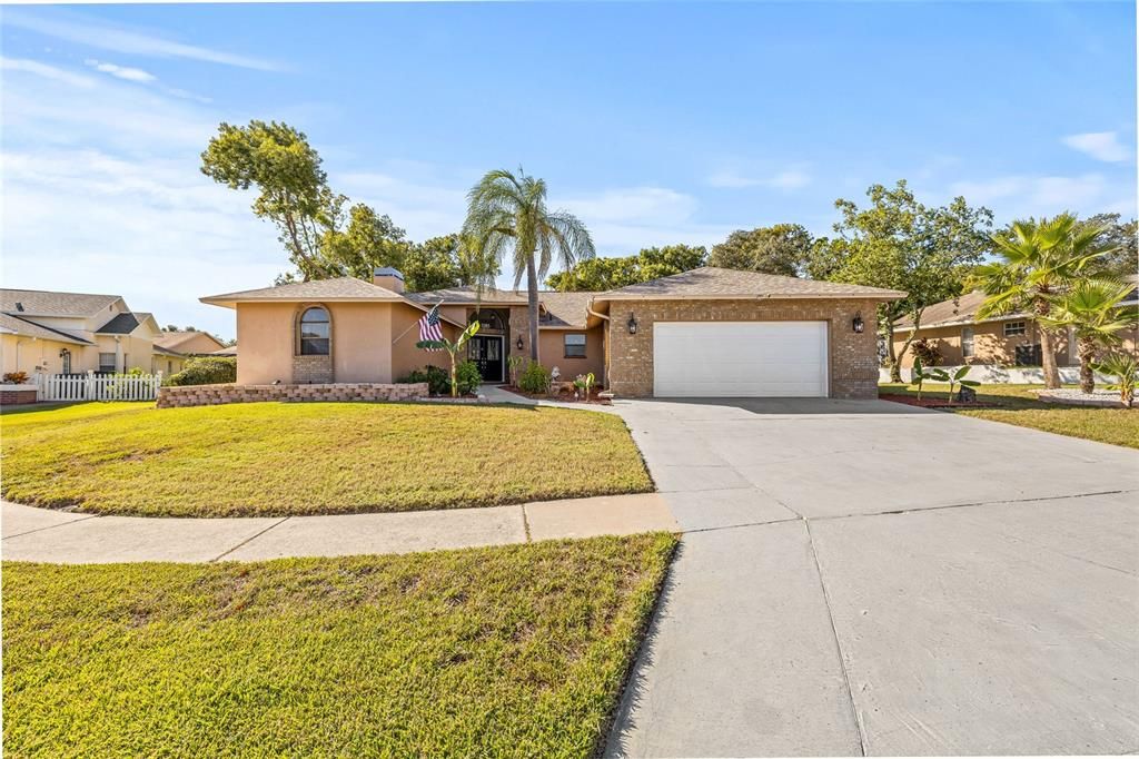 For Sale: $429,000 (3 beds, 3 baths, 2507 Square Feet)