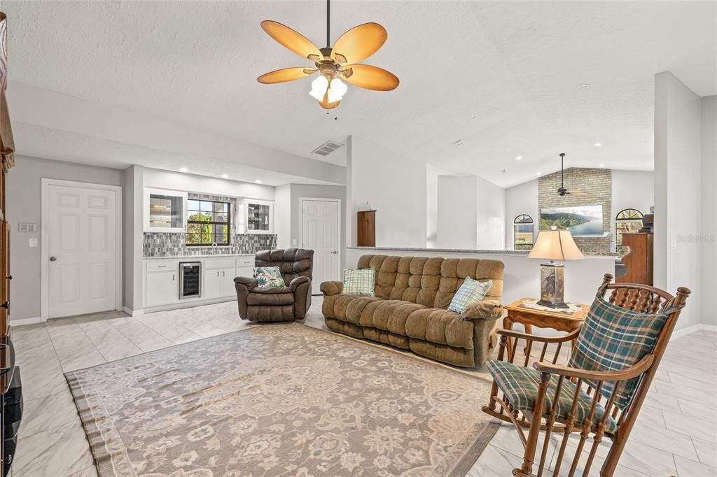 For Sale: $429,000 (3 beds, 3 baths, 2507 Square Feet)