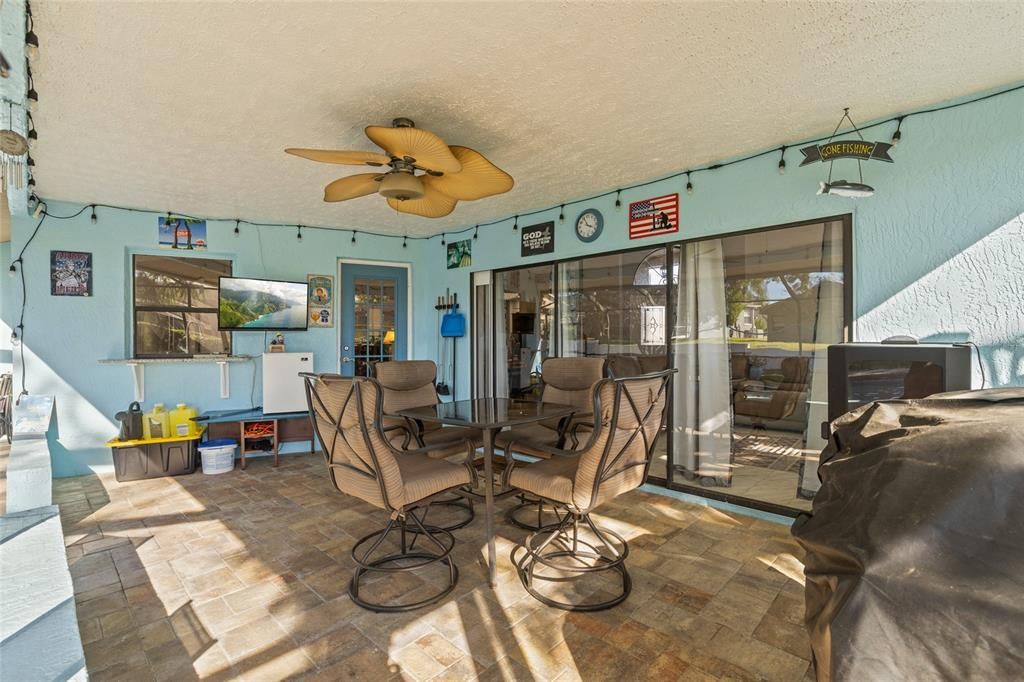 For Sale: $429,000 (3 beds, 3 baths, 2507 Square Feet)