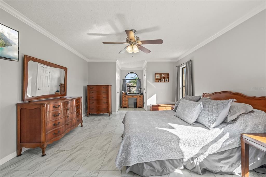 For Sale: $429,000 (3 beds, 3 baths, 2507 Square Feet)