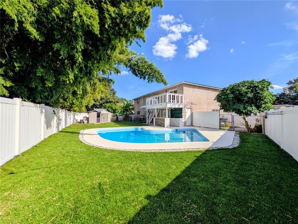 Под контрактом: $3,000 (5 спален, 3 ванн, 2376 Квадратных фут)