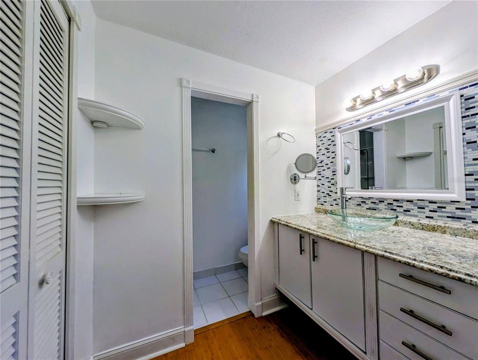 Под контрактом: $3,000 (5 спален, 3 ванн, 2376 Квадратных фут)