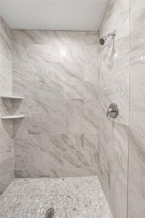 Activo con contrato: $255,000 (3 camas, 2 baños, 1447 Pies cuadrados)