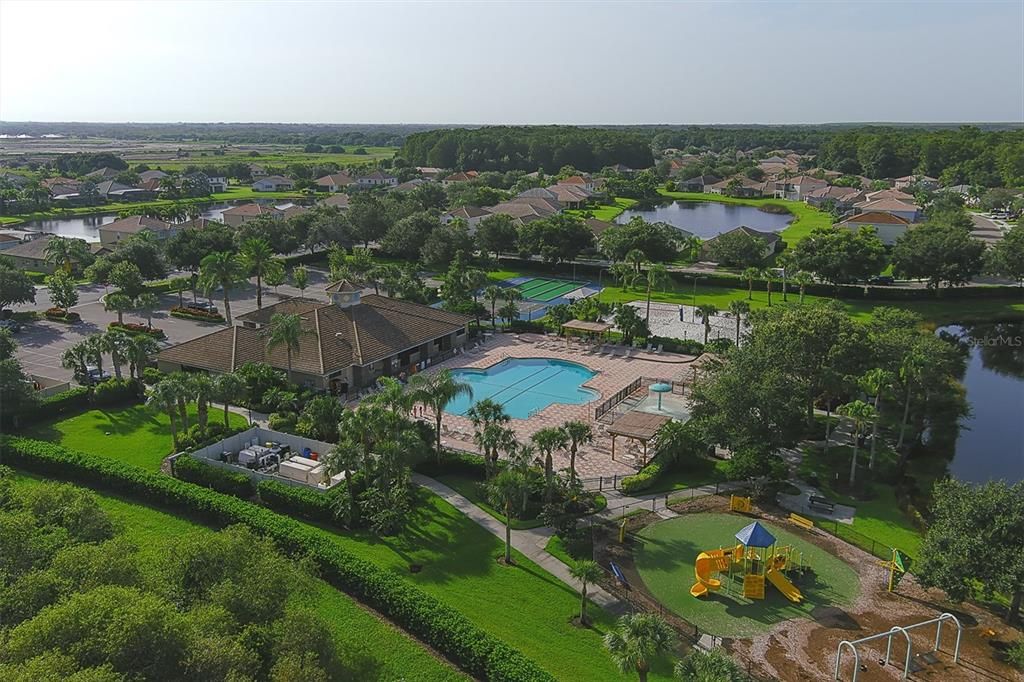 Active With Contract: $515,000 (3 beds, 2 baths, 2233 Square Feet)