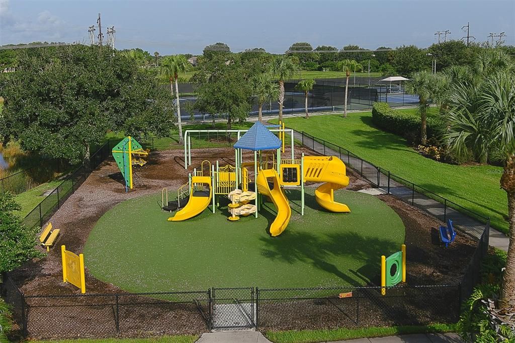 Active With Contract: $515,000 (3 beds, 2 baths, 2233 Square Feet)