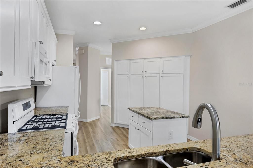 Active With Contract: $515,000 (3 beds, 2 baths, 2233 Square Feet)