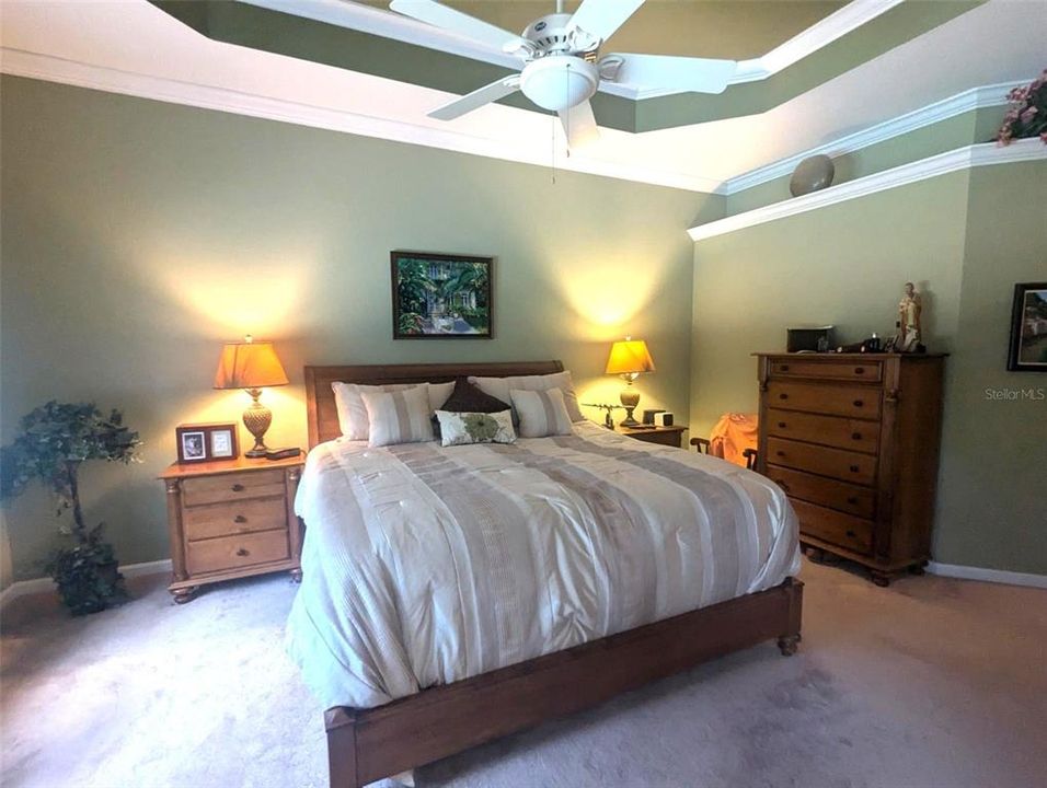 For Sale: $495,000 (2 beds, 2 baths, 2046 Square Feet)