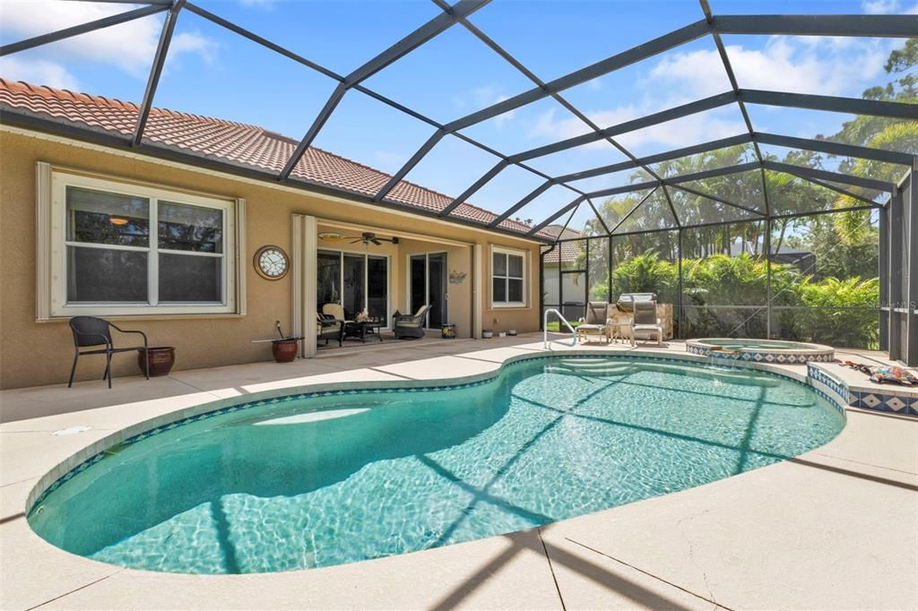 For Sale: $495,000 (2 beds, 2 baths, 2046 Square Feet)