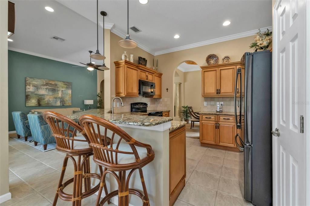 For Sale: $495,000 (2 beds, 2 baths, 2046 Square Feet)