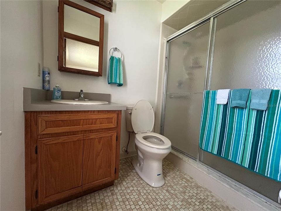 Под контрактом: $349,900 (3 спален, 2 ванн, 1459 Квадратных фут)