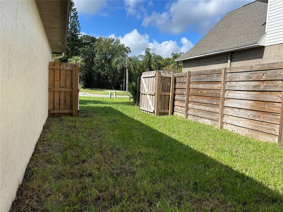 Под контрактом: $349,900 (3 спален, 2 ванн, 1459 Квадратных фут)