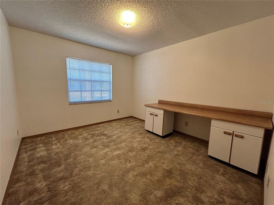 Под контрактом: $349,900 (3 спален, 2 ванн, 1459 Квадратных фут)