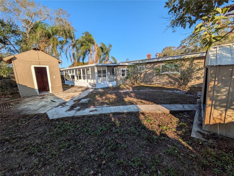 En Venta: $398,000 (5 camas, 2 baños, 1844 Pies cuadrados)