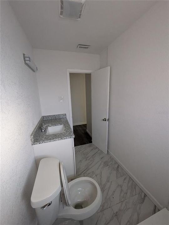 En Venta: $398,000 (5 camas, 2 baños, 1844 Pies cuadrados)