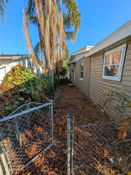 En Venta: $398,000 (5 camas, 2 baños, 1844 Pies cuadrados)