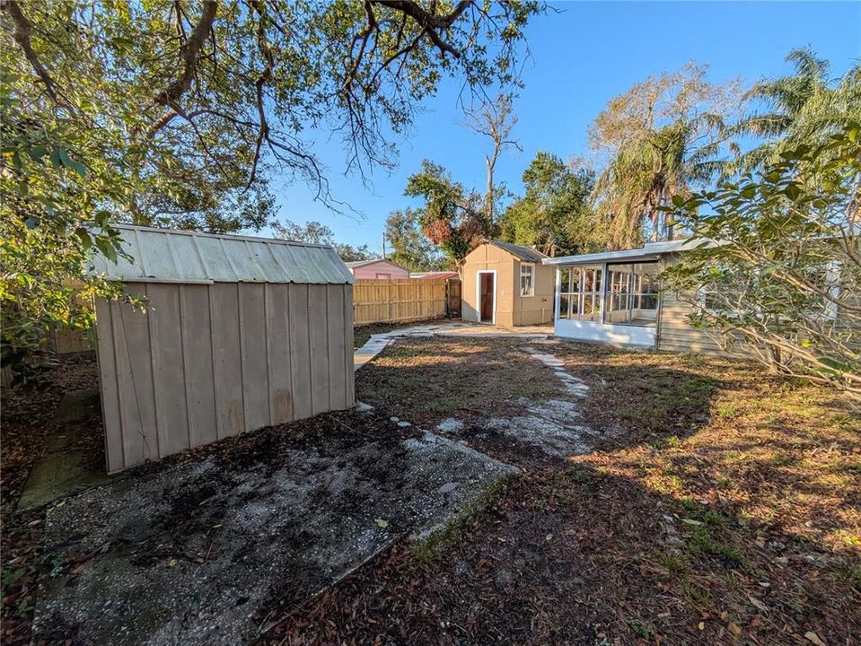 En Venta: $398,000 (5 camas, 2 baños, 1844 Pies cuadrados)