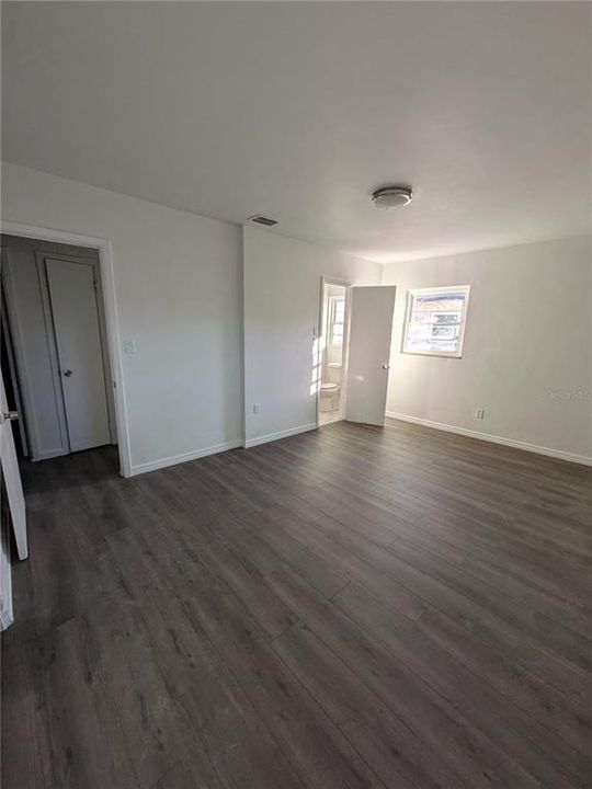 En Venta: $398,000 (5 camas, 2 baños, 1844 Pies cuadrados)