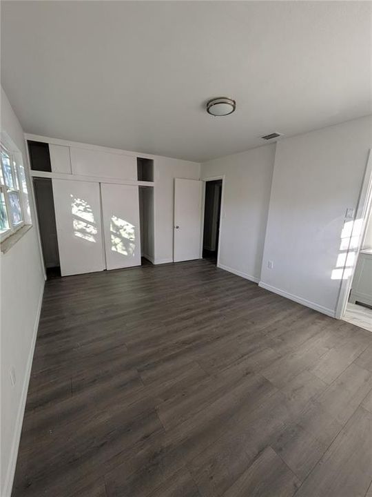 En Venta: $398,000 (5 camas, 2 baños, 1844 Pies cuadrados)