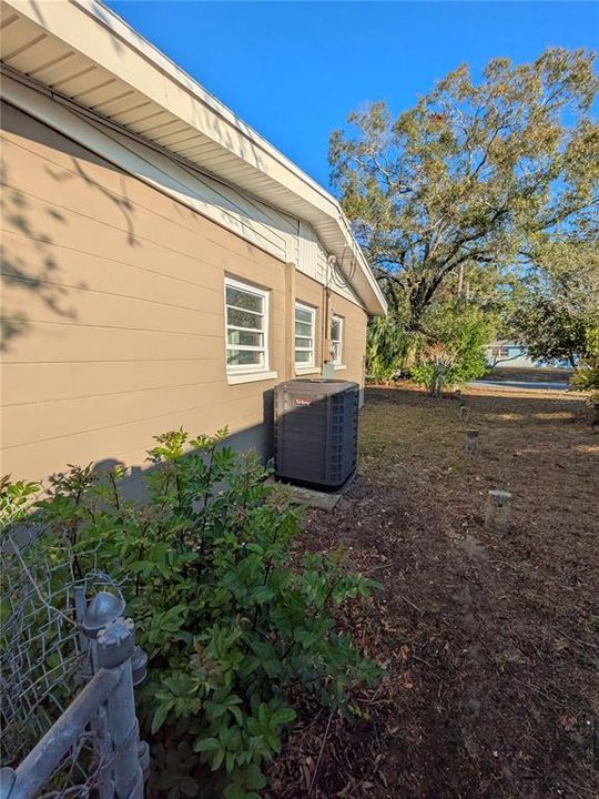 En Venta: $398,000 (5 camas, 2 baños, 1844 Pies cuadrados)