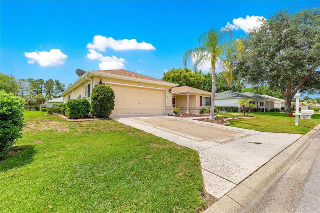 For Rent: $2,050 (3 beds, 2 baths, 1760 Square Feet)