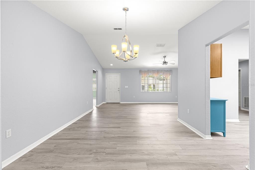 For Rent: $2,050 (3 beds, 2 baths, 1760 Square Feet)