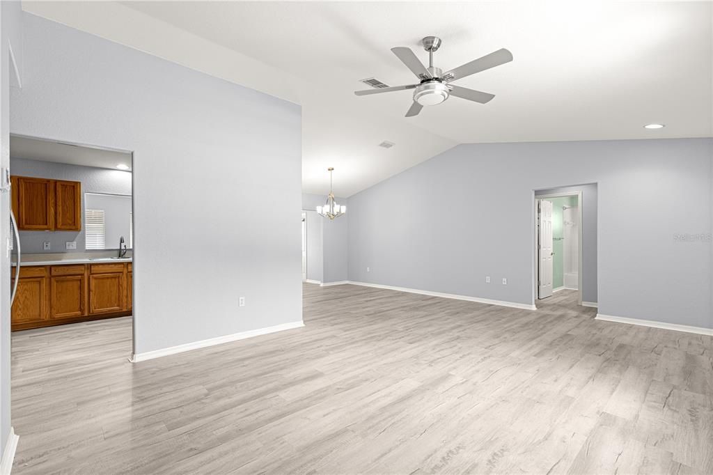 For Rent: $2,050 (3 beds, 2 baths, 1760 Square Feet)