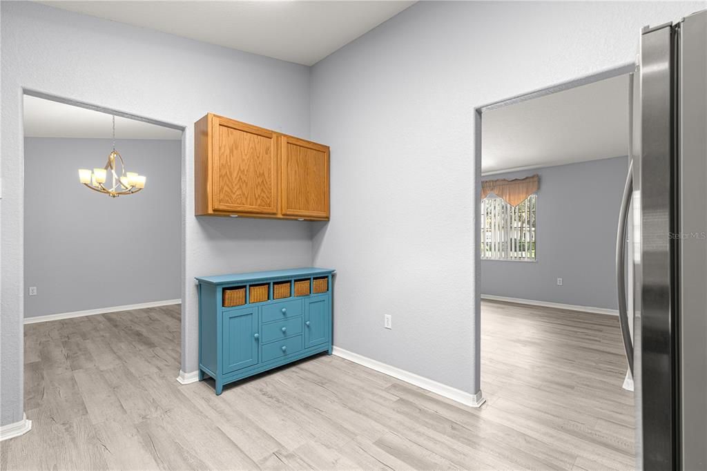 For Rent: $2,050 (3 beds, 2 baths, 1760 Square Feet)