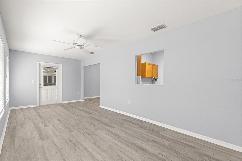 For Rent: $2,050 (3 beds, 2 baths, 1760 Square Feet)