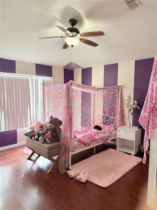 待售: $394,000 (4 贝兹, 2 浴室, 2407 平方英尺)