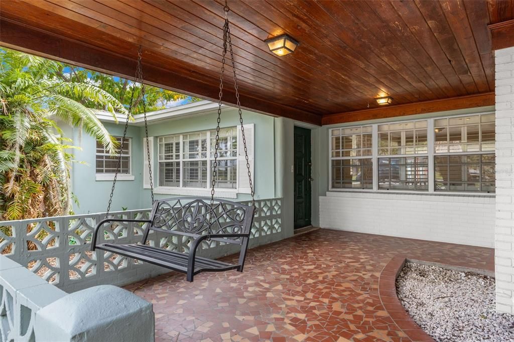 For Sale: $499,900 (4 beds, 2 baths, 2276 Square Feet)