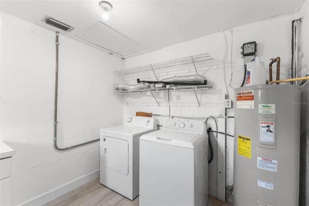 For Sale: $499,900 (4 beds, 2 baths, 2276 Square Feet)