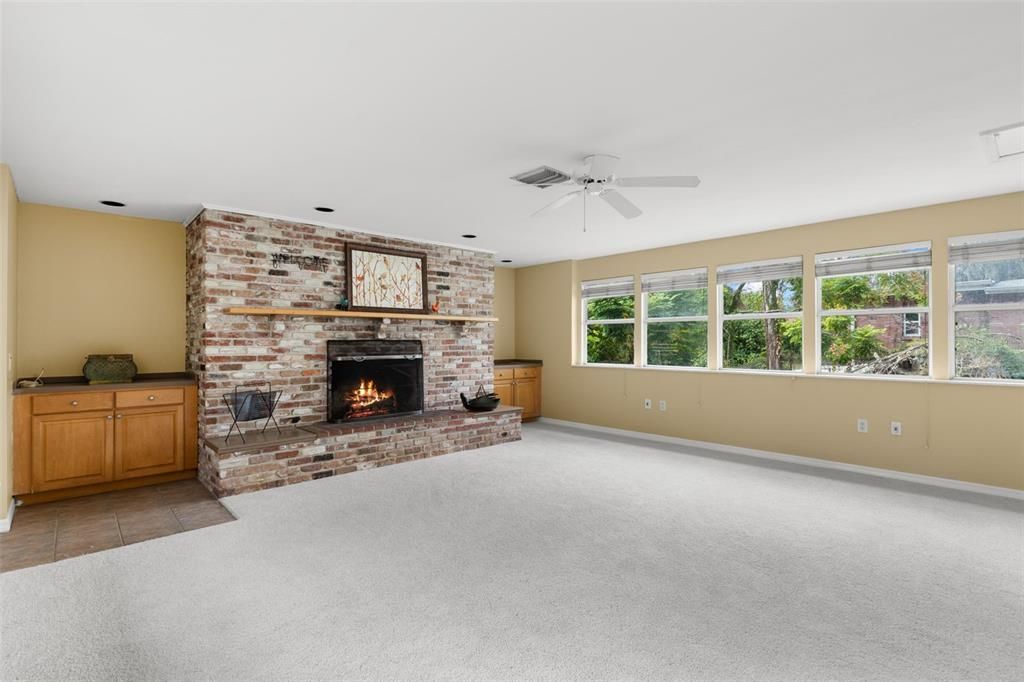 For Sale: $499,900 (4 beds, 2 baths, 2276 Square Feet)