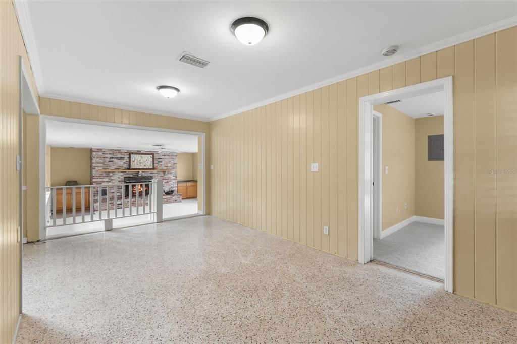 For Sale: $499,900 (4 beds, 2 baths, 2276 Square Feet)