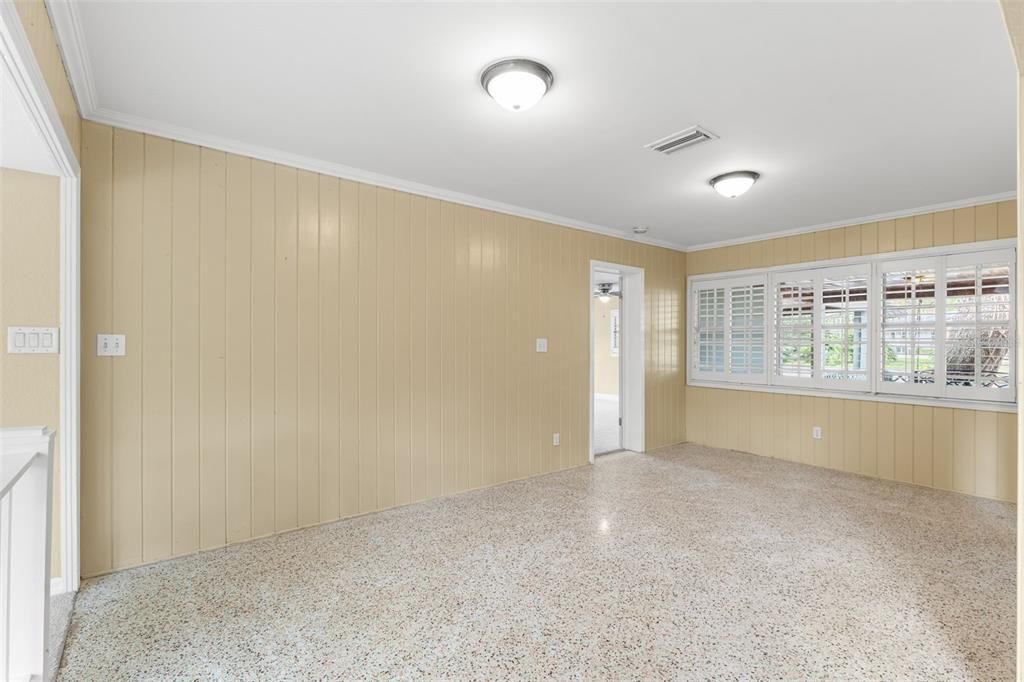 For Sale: $499,900 (4 beds, 2 baths, 2276 Square Feet)