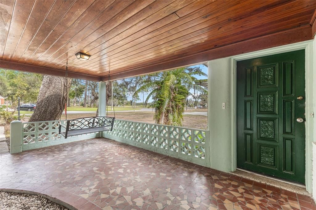 For Sale: $499,900 (4 beds, 2 baths, 2276 Square Feet)