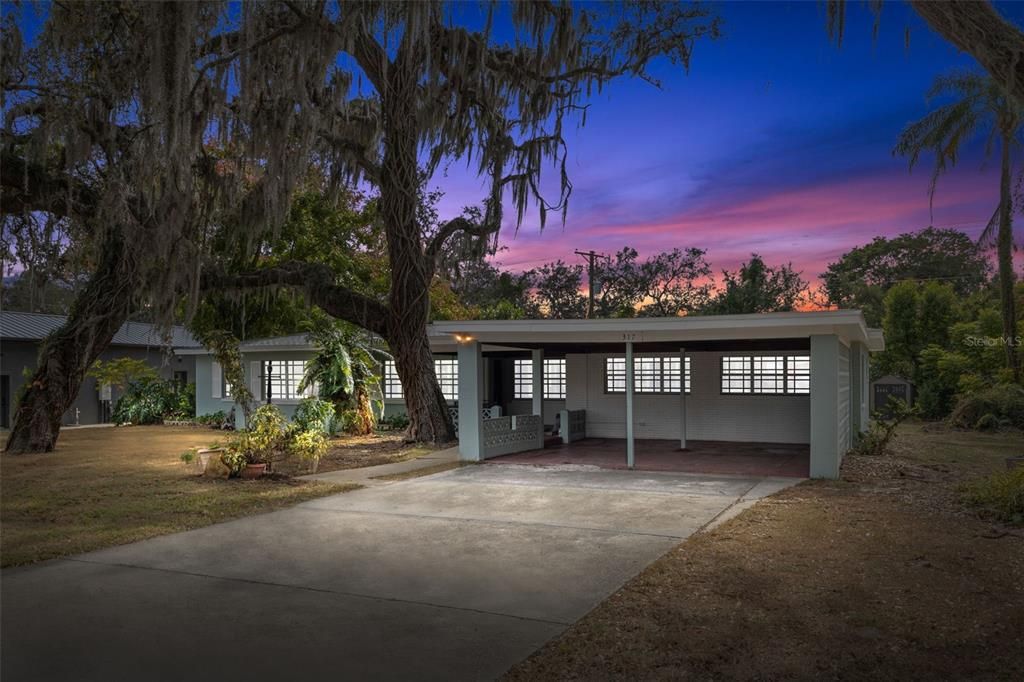 For Sale: $499,900 (4 beds, 2 baths, 2276 Square Feet)