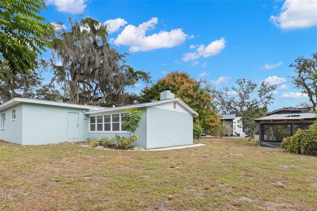 For Sale: $499,900 (4 beds, 2 baths, 2276 Square Feet)