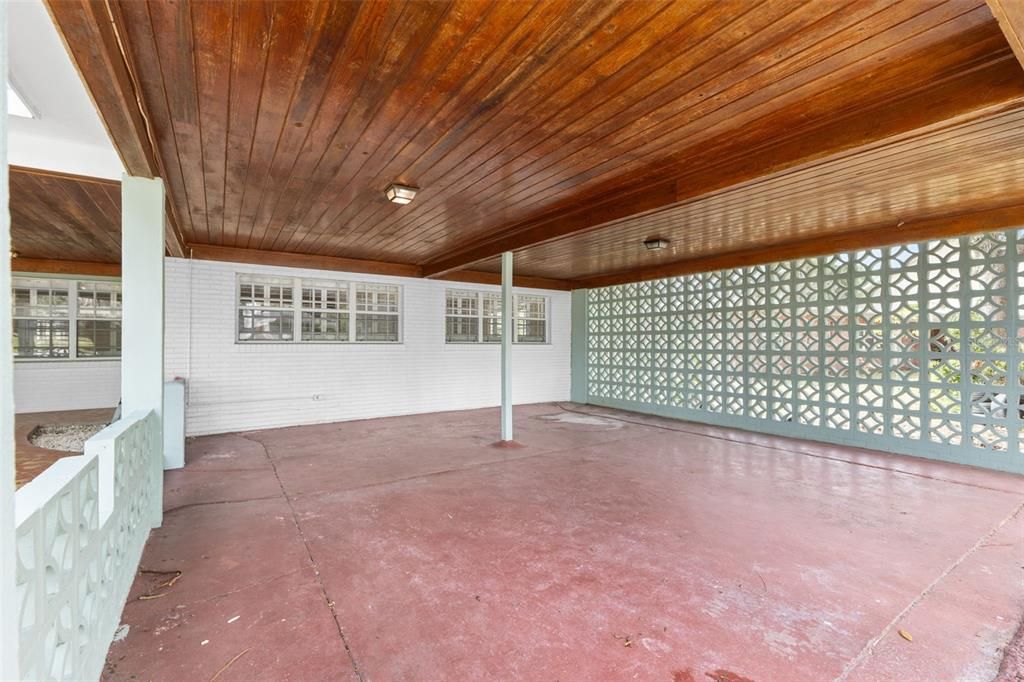 For Sale: $499,900 (4 beds, 2 baths, 2276 Square Feet)